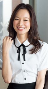 en joie(アンジョア) 06072 丸襟とリボンがカワイイ華やか半袖ブラウス(リボン付) 93-06072