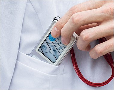右胸 重みを分散する独自の設計のPHS収納ポケット