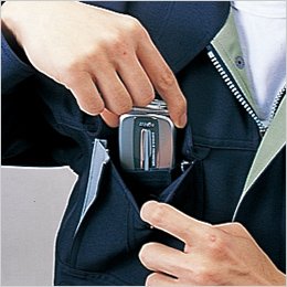 右胸携帯電話収納ポケット