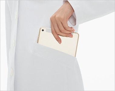 タブレットが収納できる脇ポケット