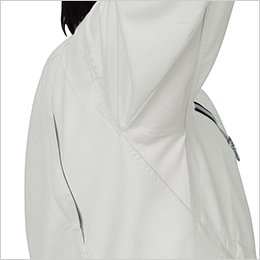 オリジナルカットのXEカットで腕の上げ下げがスムーズに